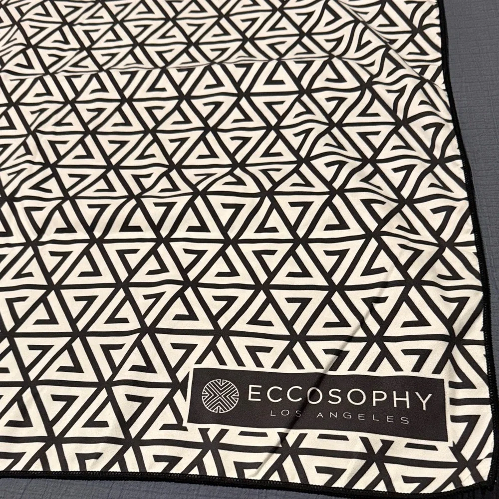 ECCOSOPHY Los Angeles LOVINA Beach Towel EUC